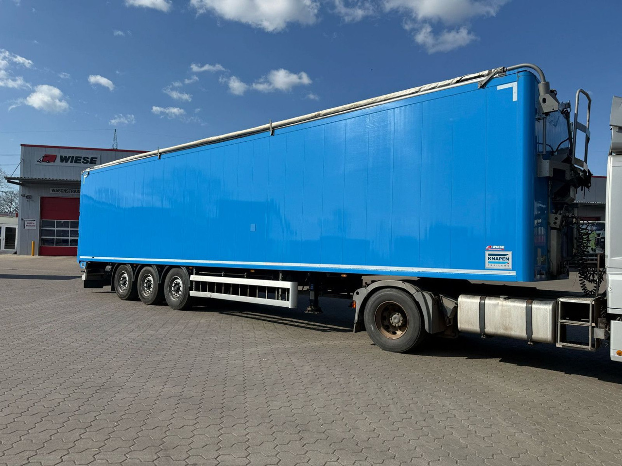 Knapen K100 Schubboden 92m³ Powersheet mit neuen TÜV - Félpótkocsi öönkihordós: 1 kép. Knapen K100 Schubboden 92m³ Powersheet mit neuen TÜV - Félpótkocsi öönkihordós: 1 kép.