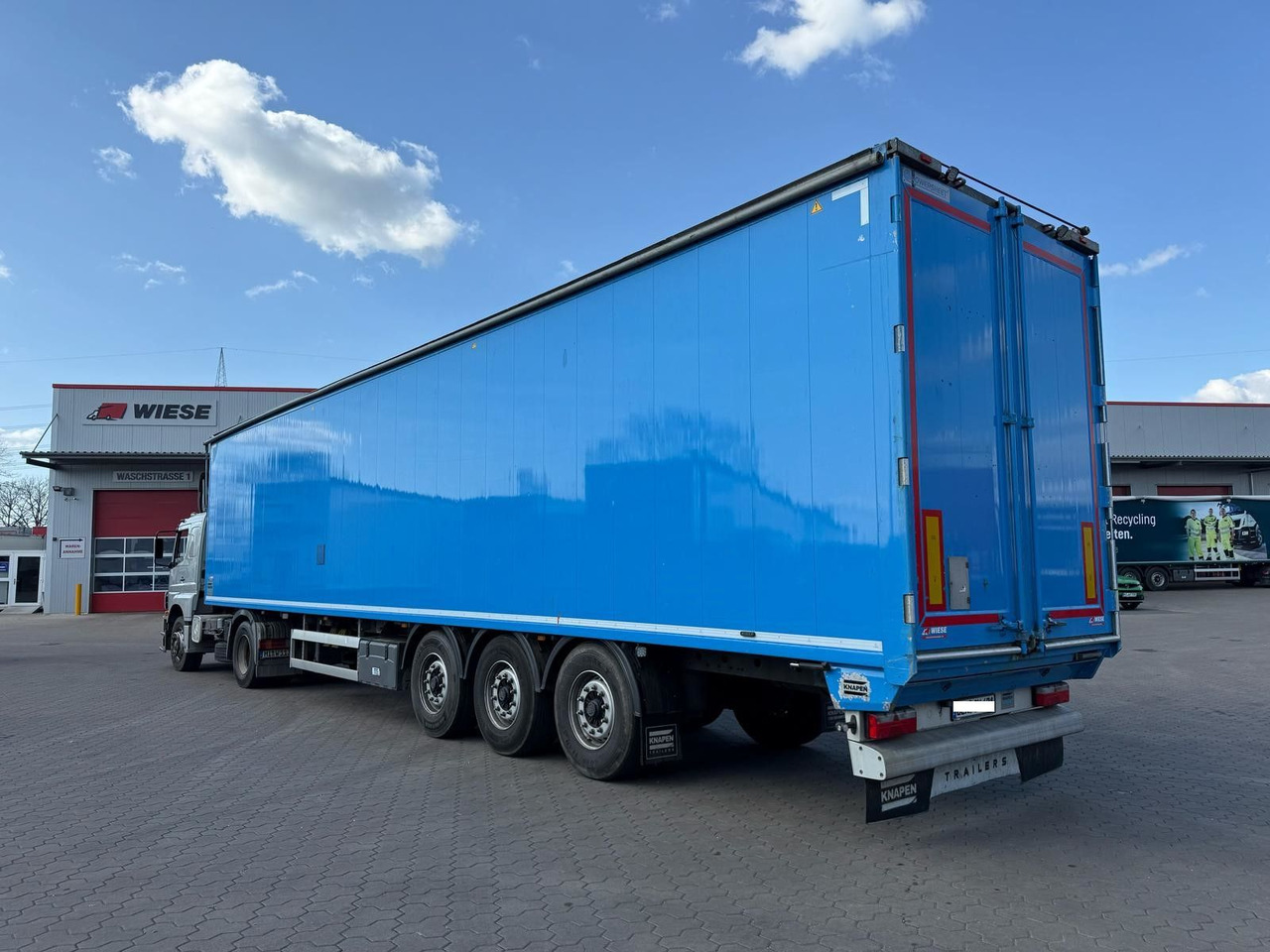 Knapen K100 Schubboden 92m³ Powersheet mit neuen TÜV - Félpótkocsi öönkihordós: 3 kép. Knapen K100 Schubboden 92m³ Powersheet mit neuen TÜV - Félpótkocsi öönkihordós: 3 kép.