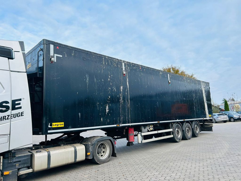 Legras Schubboden 92m³ 1+3 Achse liftbar - Félpótkocsi öönkihordós: 3 kép. Legras Schubboden 92m³ 1+3 Achse liftbar - Félpótkocsi öönkihordós: 3 kép.