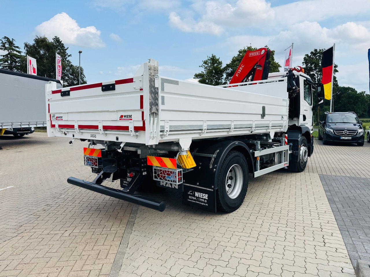 MAN 18.320 4x2 mit Fassi Ladekran Sofort Verfügbar - Billenőplatós teherautó, Darus autó: 3 kép. MAN 18.320 4x2 mit Fassi Ladekran Sofort Verfügbar - Billenőplatós teherautó, Darus autó: 3 kép.