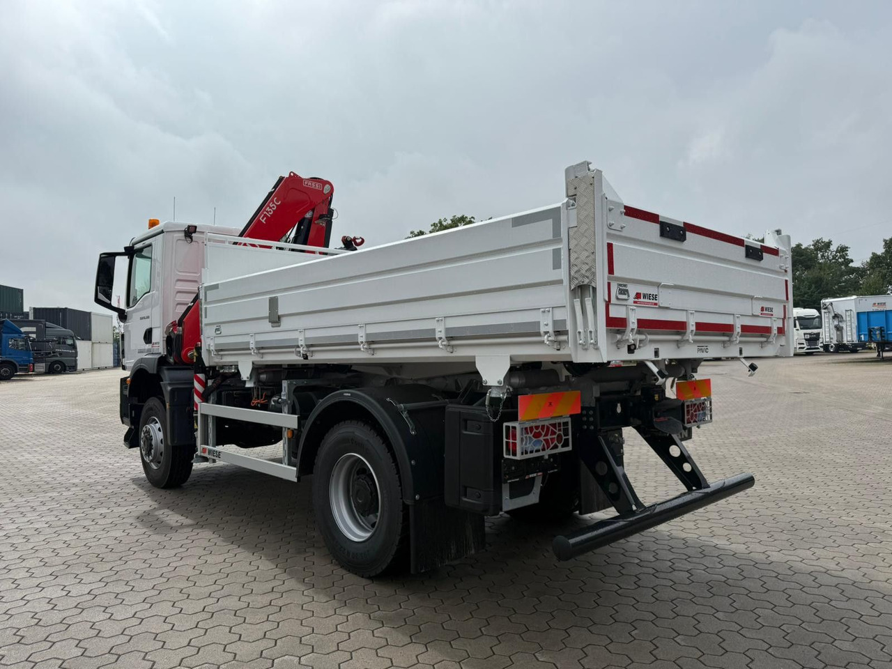 MAN 18.320 4x4 mit Fassi Ladekran Sofort Verfügbar - Darus autó: 3 kép. MAN 18.320 4x4 mit Fassi Ladekran Sofort Verfügbar - Darus autó: 3 kép.
