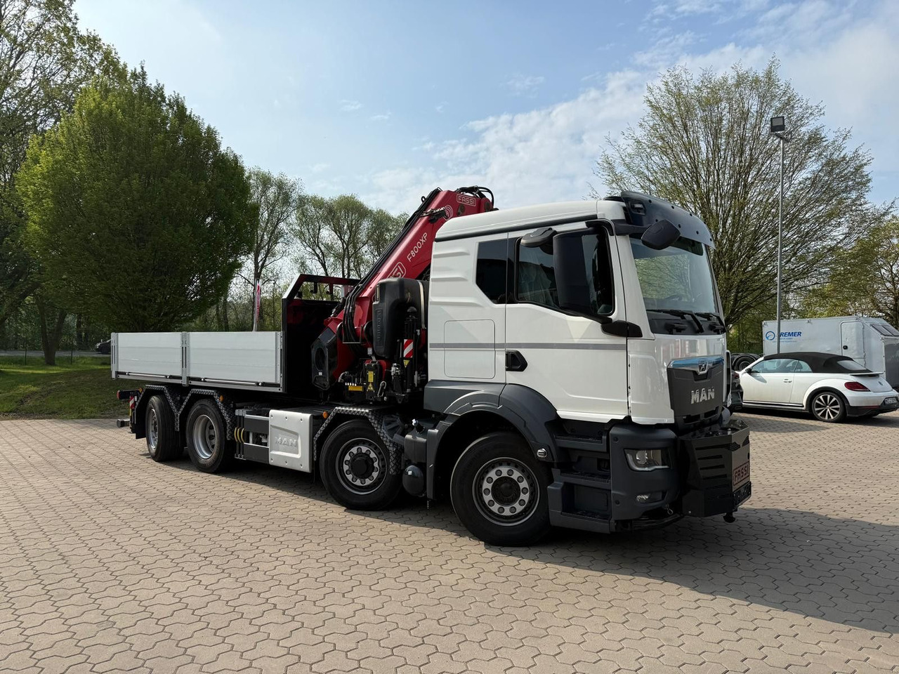 MAN 35.520 8x4 Kran Fassi F800, OHNE ABSTÜTZÜBERWACH - Darus autó: 2 kép. MAN 35.520 8x4 Kran Fassi F800, OHNE ABSTÜTZÜBERWACH - Darus autó: 2 kép.