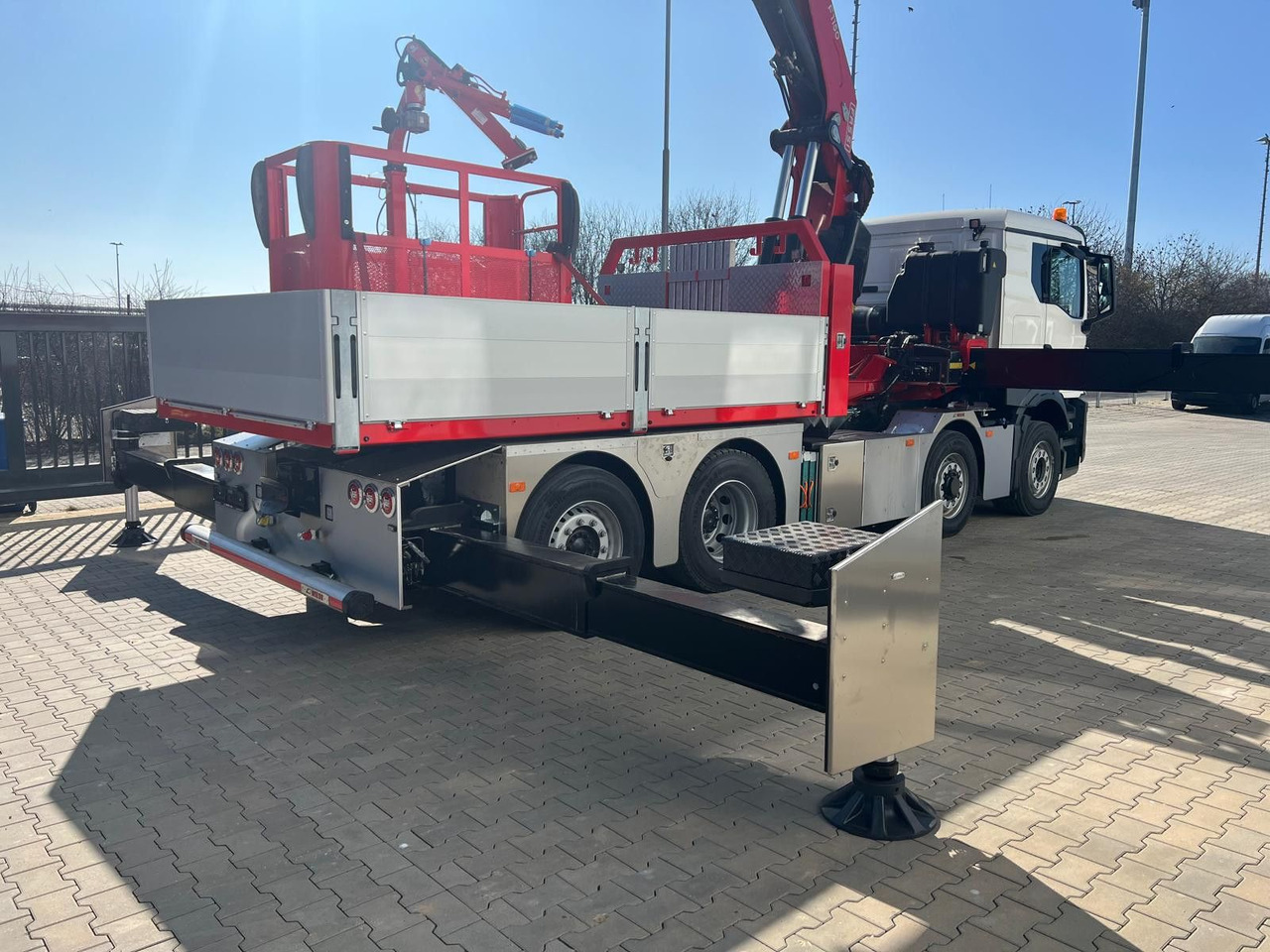 MAN 8x4 mit F1150RA.2.28 L616 Winde - Darus autó: 5 kép. MAN 8x4 mit F1150RA.2.28 L616 Winde - Darus autó: 5 kép.