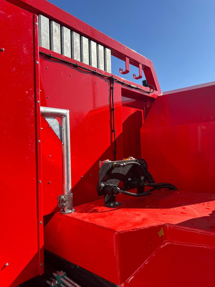 MAN 8x4 mit F1150RA.2.28 L616 Winde - Platós teherautó, Darus autó: 2 kép. MAN 8x4 mit F1150RA.2.28 L616 Winde - Platós teherautó, Darus autó: 2 kép.