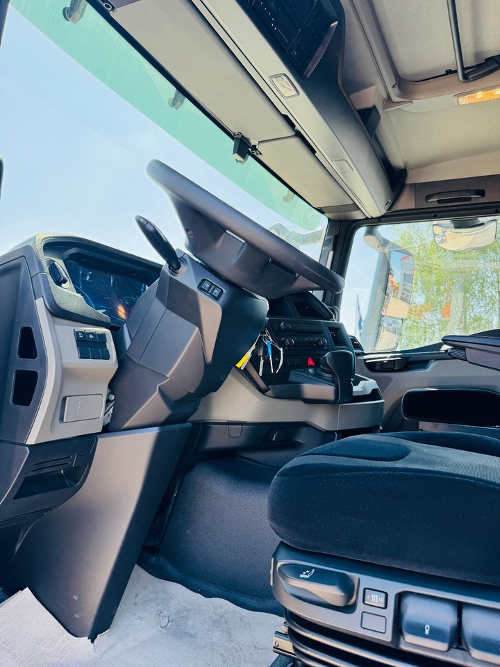 MAN TGS 32.510 mit F710 Frontkran sofort - Platós teherautó, Darus autó: 4 kép. MAN TGS 32.510 mit F710 Frontkran sofort - Platós teherautó, Darus autó: 4 kép.