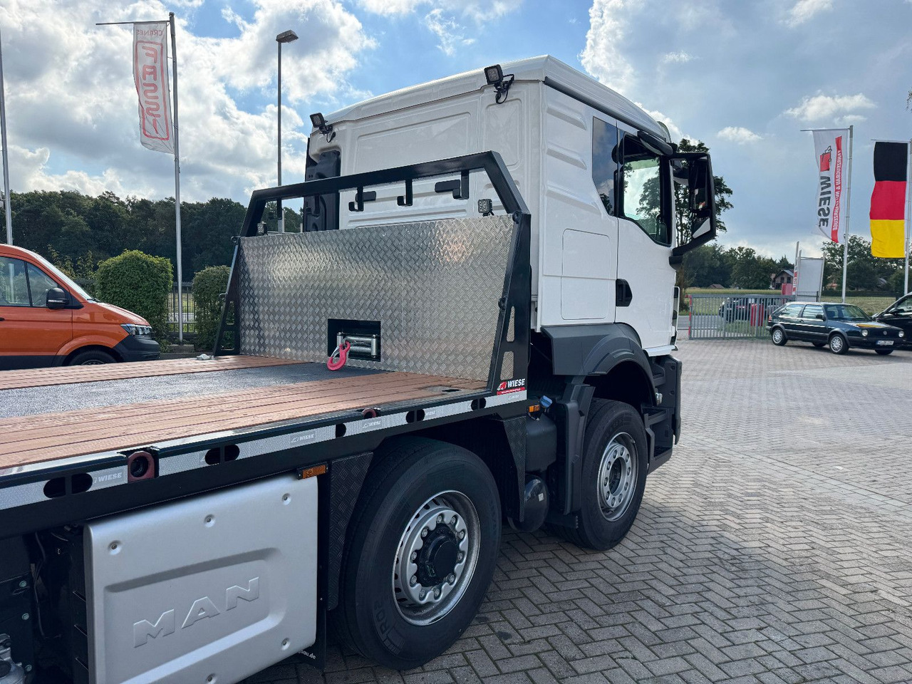 MAN TGS 35.520 Hydro Baumaschinentransporter - Vontató: 5 kép. MAN TGS 35.520 Hydro Baumaschinentransporter - Vontató: 5 kép.