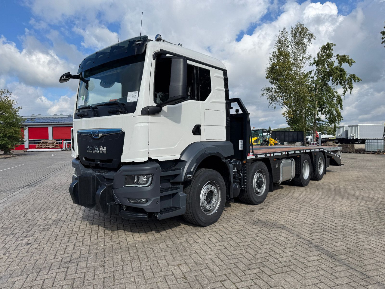 MAN TGS 35.520 Hydro Baumaschinentransporter - Vontató: 1 kép. MAN TGS 35.520 Hydro Baumaschinentransporter - Vontató: 1 kép.