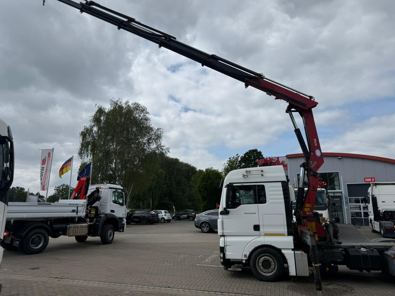 MAN TGX 26.440 6x2 mit HMF 3000-5 Kran TÜV NEU - Darus autó: 5 kép. MAN TGX 26.440 6x2 mit HMF 3000-5 Kran TÜV NEU - Darus autó: 5 kép.