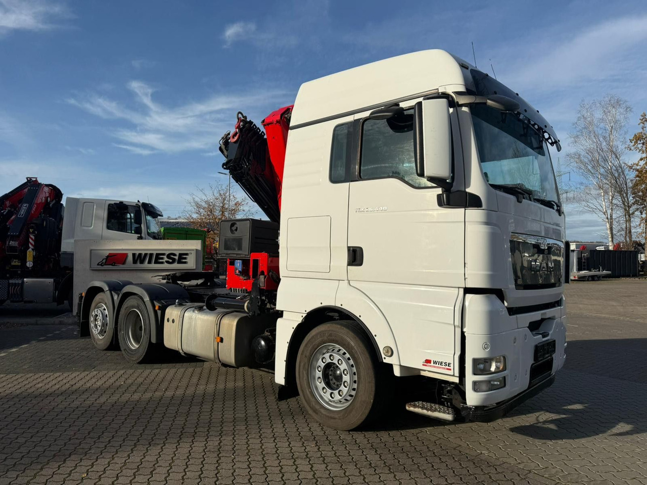 MAN TGX 26.440 6x2 mit HMF 3000-5 Kran Top Zustand - Darus autó: 3 kép. MAN TGX 26.440 6x2 mit HMF 3000-5 Kran Top Zustand - Darus autó: 3 kép.
