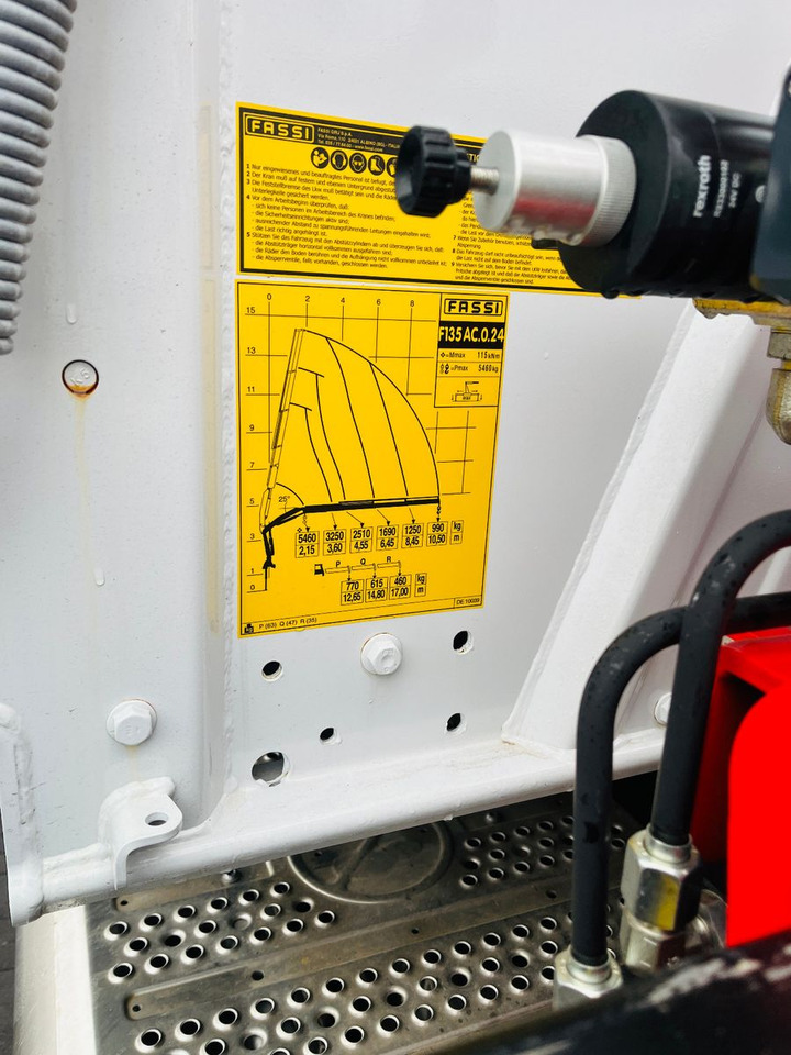 Mercedes-Benz Arocs 1835 4x4 Meiller Fassi Kran Kipper - Billenőplatós teherautó, Darus autó: 4 kép. Mercedes-Benz Arocs 1835 4x4 Meiller Fassi Kran Kipper - Billenőplatós teherautó, Darus autó: 4 kép.