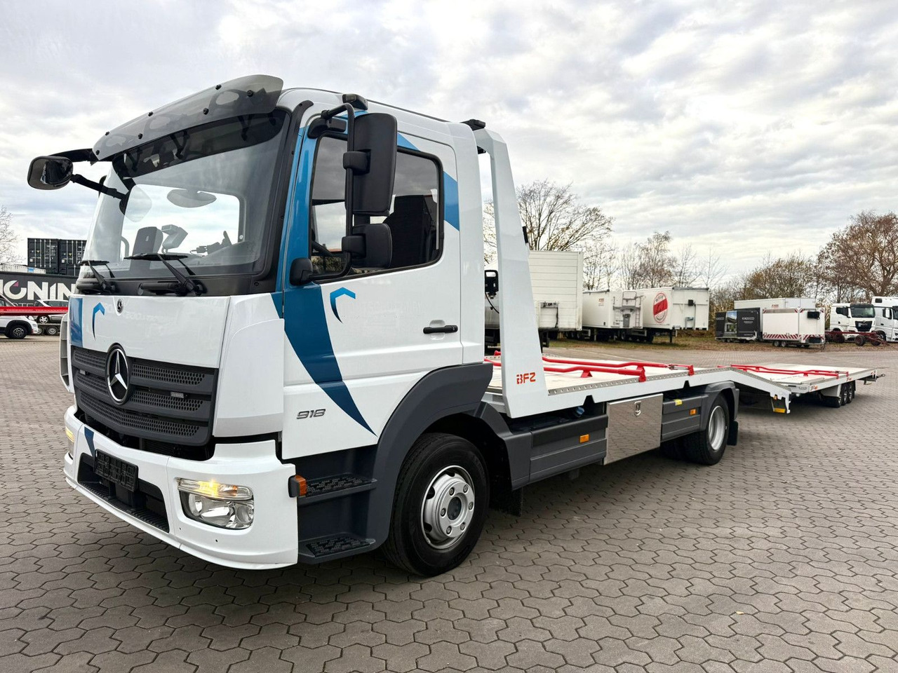 Mercedes-Benz Atego 918L Autotransporter mit BFZ Anhänger - Autószállító teherautó: 3 kép. Mercedes-Benz Atego 918L Autotransporter mit BFZ Anhänger - Autószállító teherautó: 3 kép.
