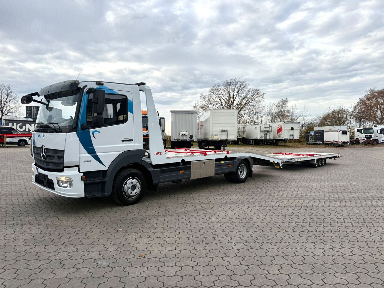 Mercedes-Benz Atego 918L Autotransporter mit BFZ Anhänger - Autószállító teherautó: 4 kép. Mercedes-Benz Atego 918L Autotransporter mit BFZ Anhänger - Autószállító teherautó: 4 kép.
