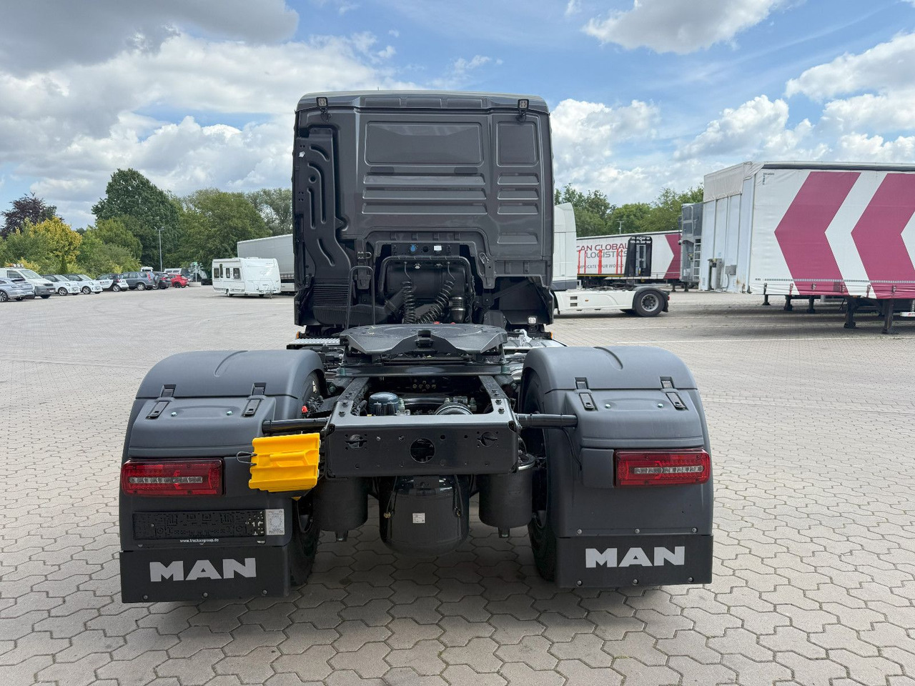 MAN TGX 18.480 4x2 HydroDrive Allrad mit Hydraulik - Nyergesvontató: 5 kép. MAN TGX 18.480 4x2 HydroDrive Allrad mit Hydraulik - Nyergesvontató: 5 kép.
