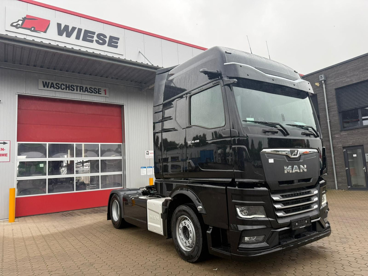 MAN TGX 18.480 GX 4x2 BLOptiView Sofort Verfügbar - Nyergesvontató: 2 kép. MAN TGX 18.480 GX 4x2 BLOptiView Sofort Verfügbar - Nyergesvontató: 2 kép.