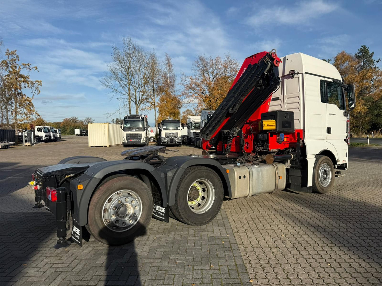 MAN TGX 26.440 6x2 mit HMF 3000-K5 Kran Top Zustand - Nyergesvontató: 5 kép. MAN TGX 26.440 6x2 mit HMF 3000-K5 Kran Top Zustand - Nyergesvontató: 5 kép.