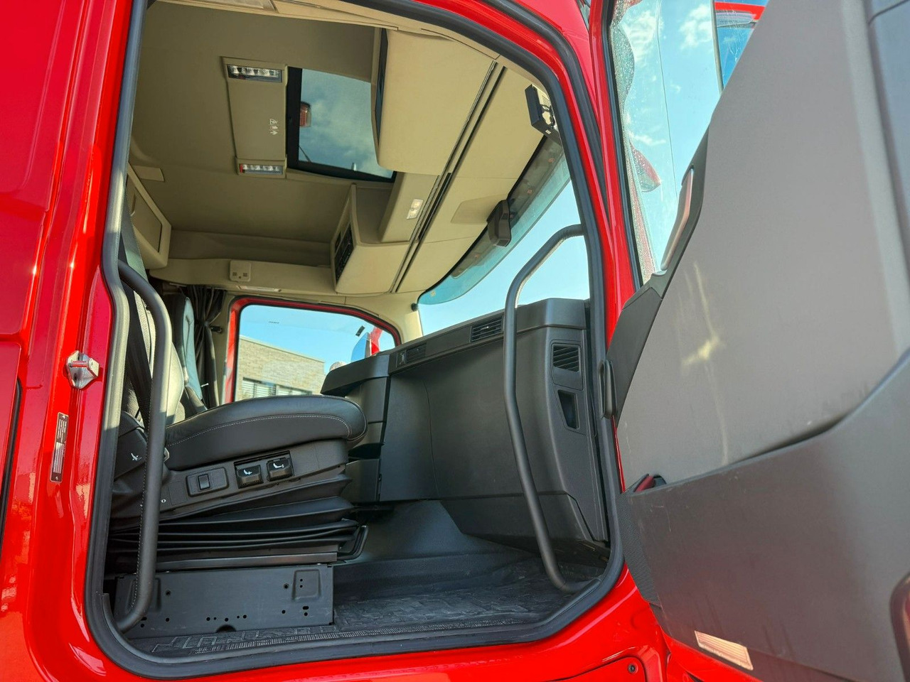 Volvo FH 540 4x2 BL mit Alu Felgen Top gepflegt - Nyergesvontató: 5 kép. Volvo FH 540 4x2 BL mit Alu Felgen Top gepflegt - Nyergesvontató: 5 kép.