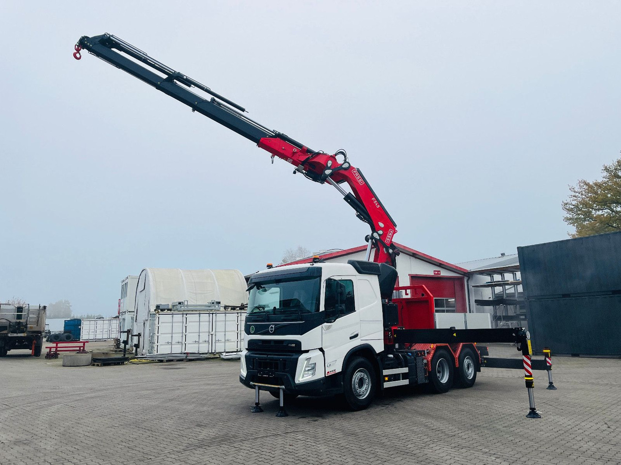 Volvo FMX 540 6x2 mit Kran Fassi F545.2.28 - Nyergesvontató: 5 kép. Volvo FMX 540 6x2 mit Kran Fassi F545.2.28 - Nyergesvontató: 5 kép.