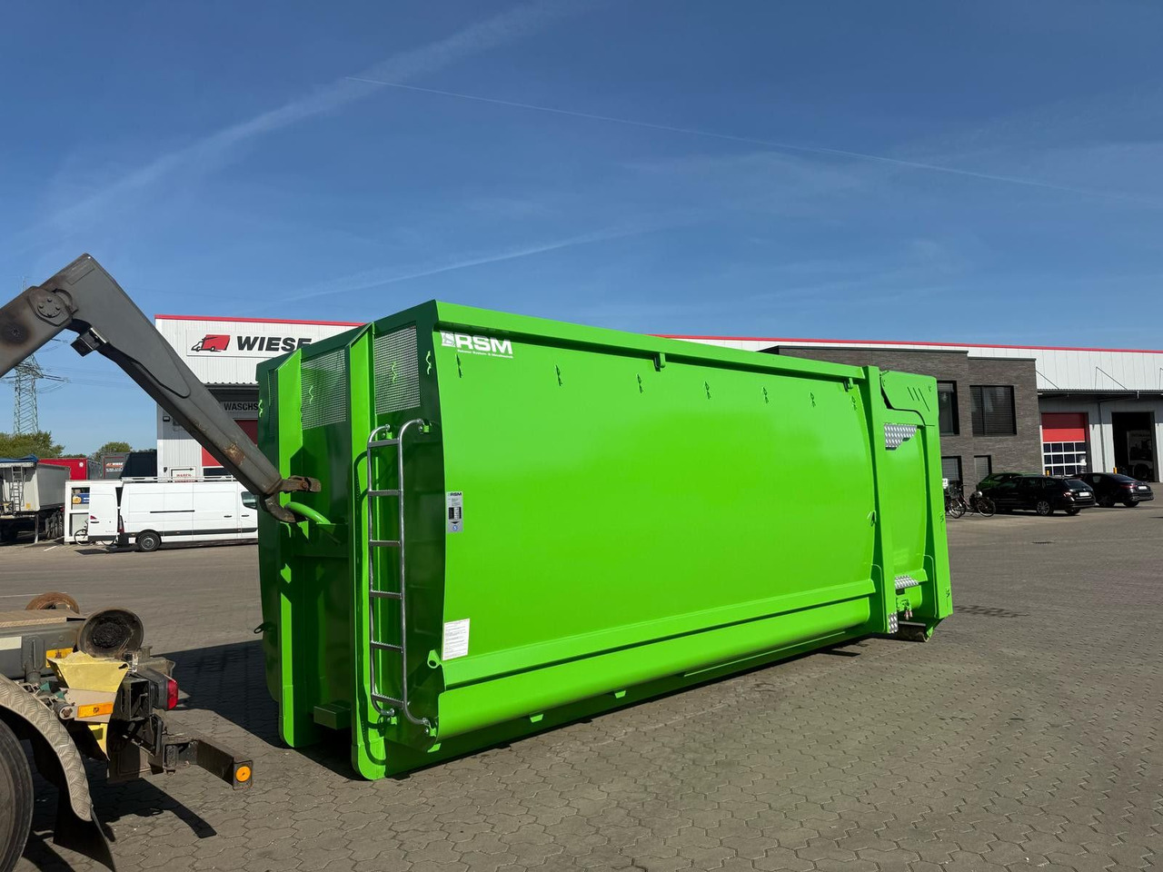 RSM Abrollcontainer 38m³ mit hydr. Heckklappe - Pótkocsi cserefelépítményes: 2 kép. RSM Abrollcontainer 38m³ mit hydr. Heckklappe - Pótkocsi cserefelépítményes: 2 kép.