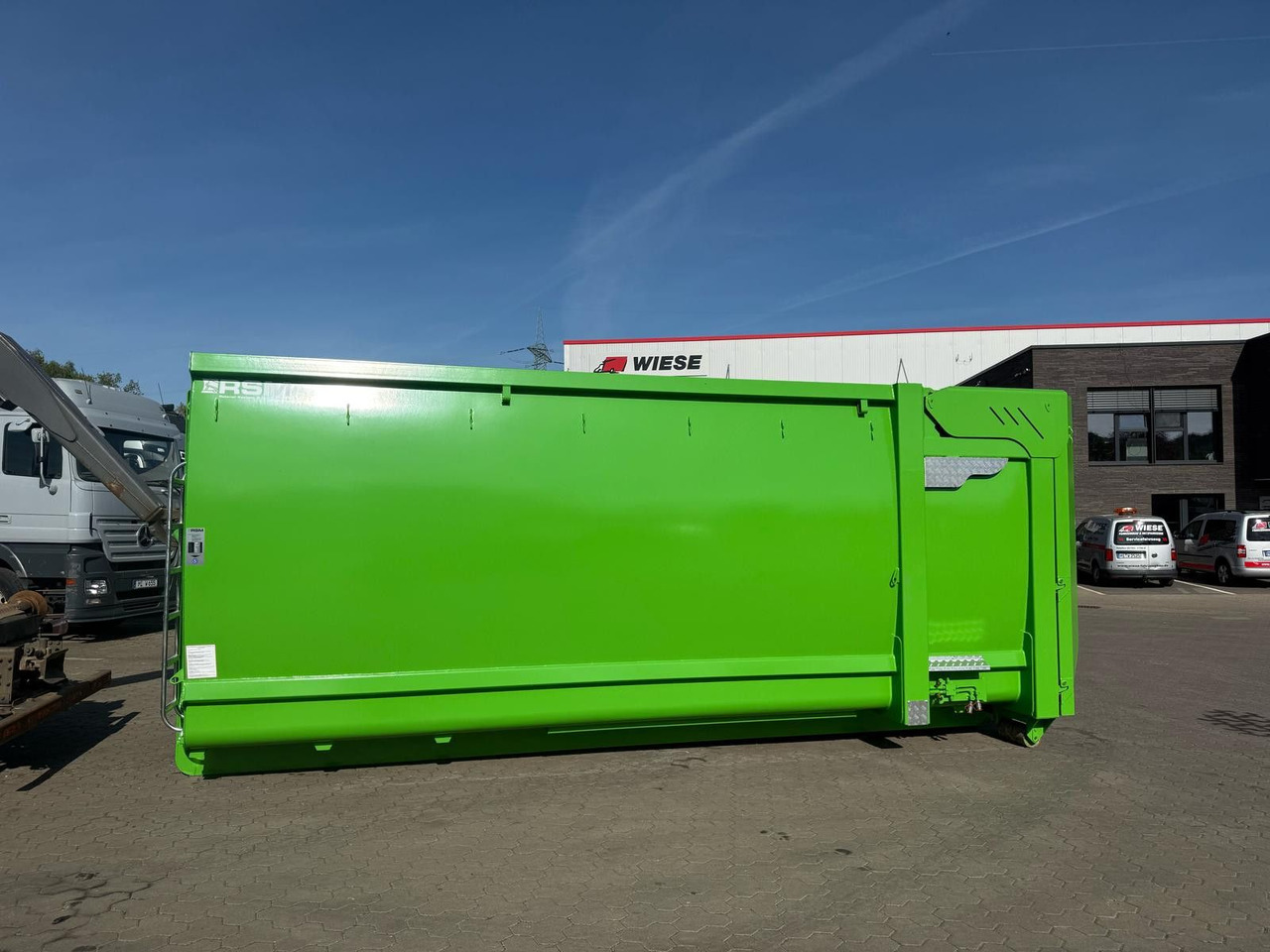 RSM Abrollcontainer 38m³ mit hydr. Heckklappe - Félpótkocsi cserefelépítményes: 2 kép. RSM Abrollcontainer 38m³ mit hydr. Heckklappe - Félpótkocsi cserefelépítményes: 2 kép.