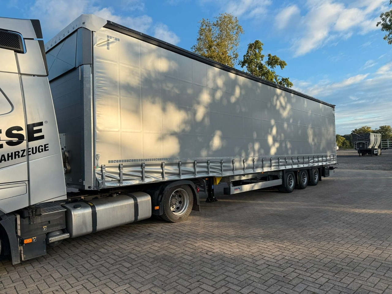 Schmitz Cargobull SCS 24/L - Sofort Verfügbar - Ponyvás félpótkocsi: 4 kép. Schmitz Cargobull SCS 24/L - Sofort Verfügbar - Ponyvás félpótkocsi: 4 kép.