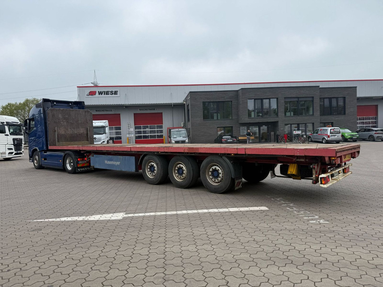 Schwarzmüller SPA 3/E Plattform Auflieger mit Schwerlastwinden - Platós félpótkocsi: 1 kép. Schwarzmüller SPA 3/E Plattform Auflieger mit Schwerlastwinden - Platós félpótkocsi: 1 kép.
