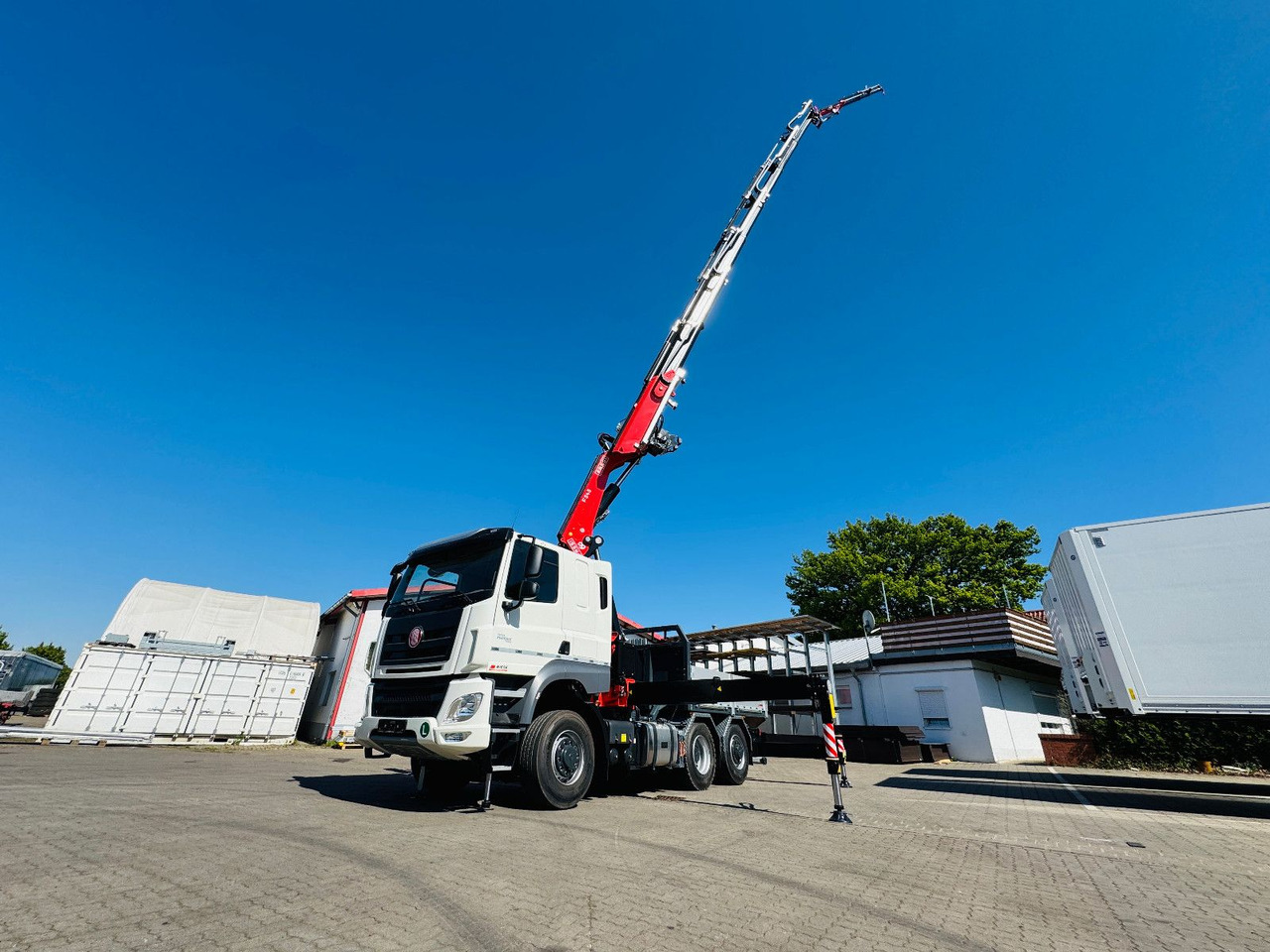 Tatra 6x6x6 Phoenix Fassi F545RA.2.27 L214 V20 - Platós teherautó, Darus autó: 2 kép. Tatra 6x6x6 Phoenix Fassi F545RA.2.27 L214 V20 - Platós teherautó, Darus autó: 2 kép.