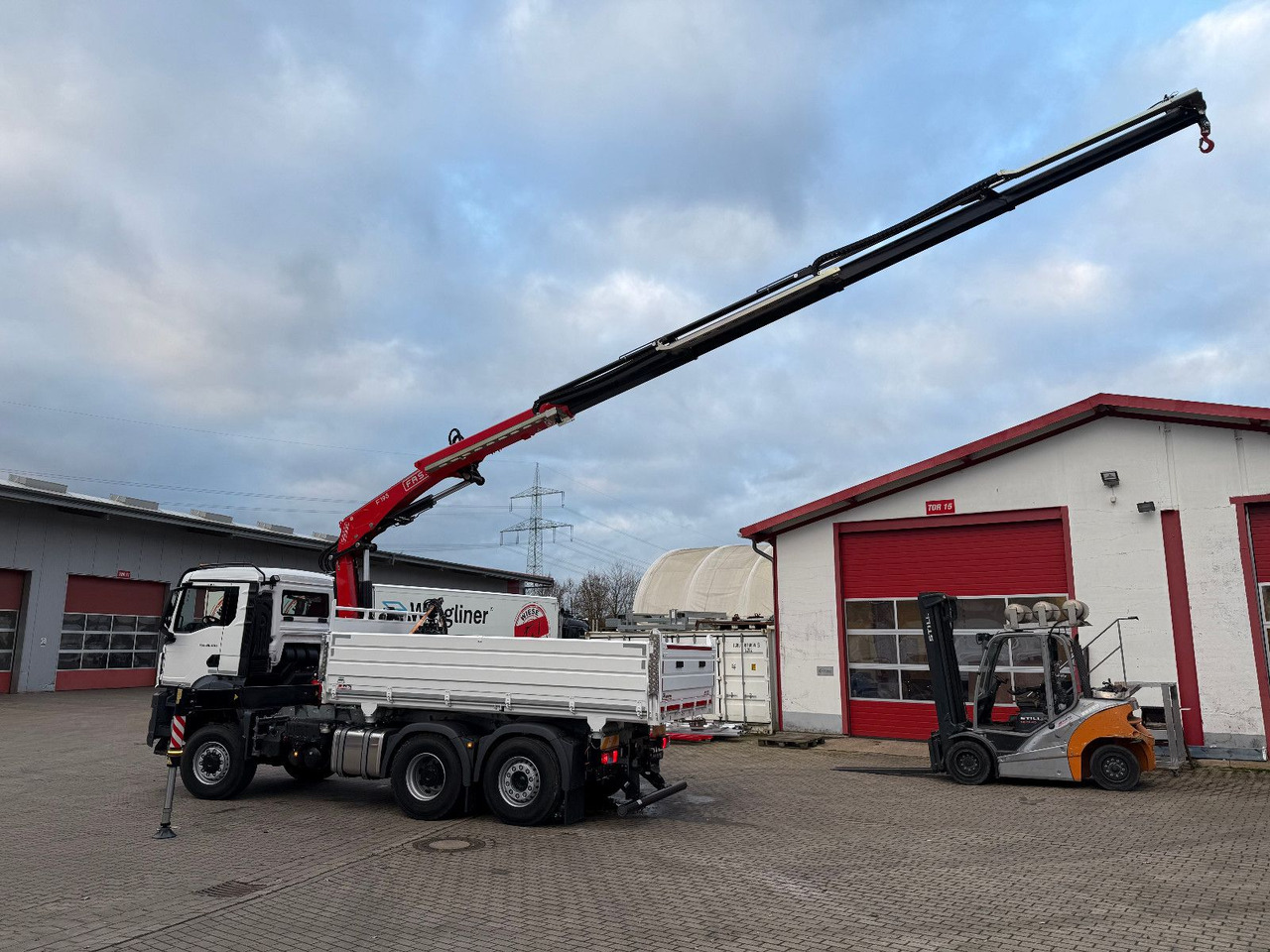MAN TGS 26.400 6x4 Krankipper Fassi/SOFORT VERFÜGBAR - Teherautó, Darus autó: 3 kép. MAN TGS 26.400 6x4 Krankipper Fassi/SOFORT VERFÜGBAR - Teherautó, Darus autó: 3 kép.