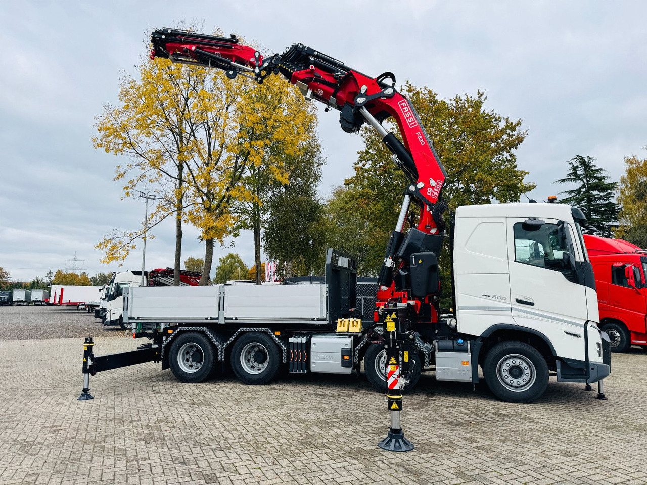 Teherautó, Darus autó Volvo FH 500 8x4 Kran F820 RA2.27 Jib & Winde Sofort: 13 kép. Teherautó, Darus autó Volvo FH 500 8x4 Kran F820 RA2.27 Jib & Winde Sofort: 13 kép.