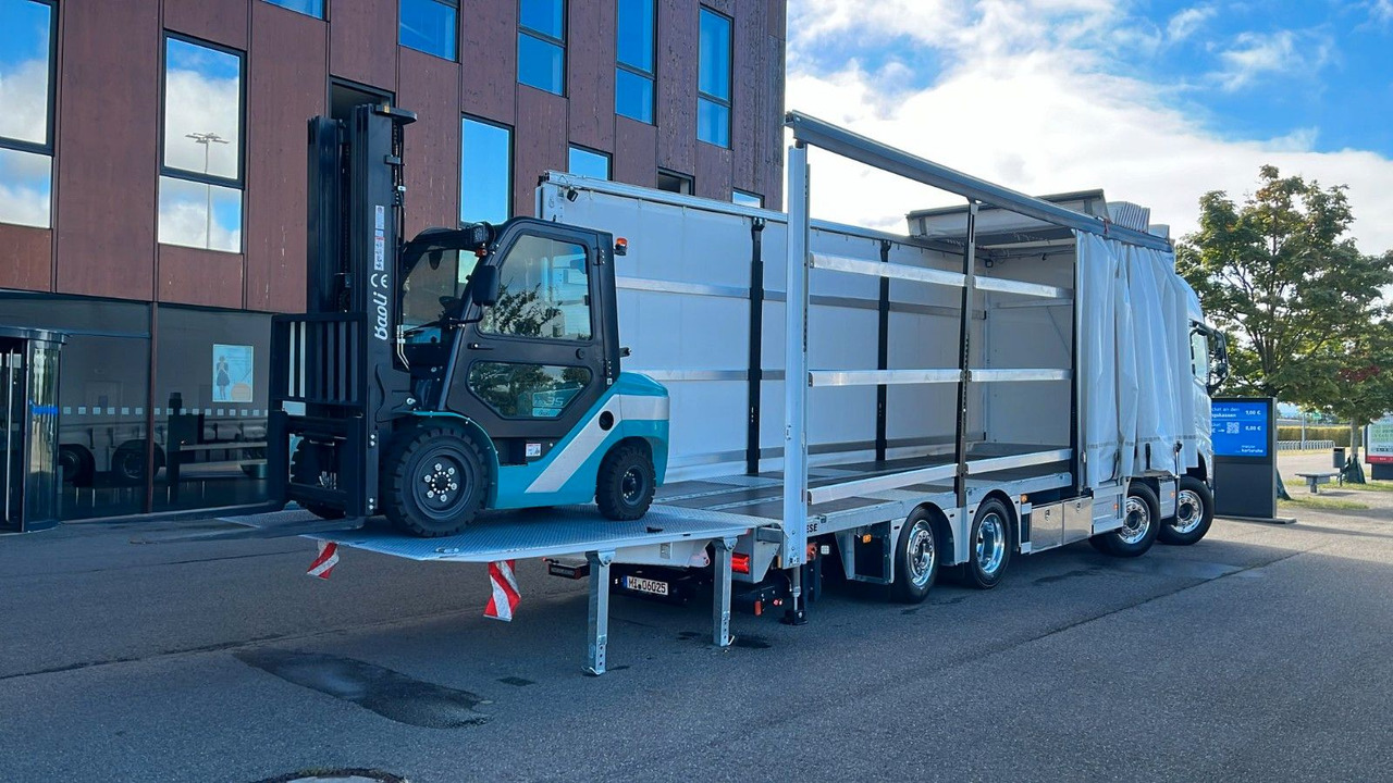 Volvo FH 500 Gabelstaplertransporter LBW Dhollandia 9t - Teherautó: 5 kép. Volvo FH 500 Gabelstaplertransporter LBW Dhollandia 9t - Teherautó: 5 kép.