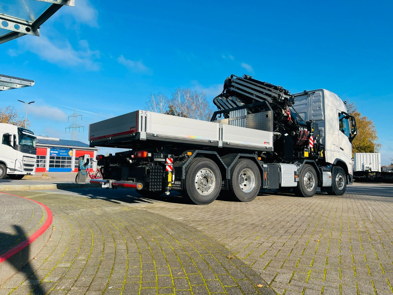 Volvo FH 540 SZM mit F1450 HXP Fly Jib + Winde - Teherautó, Darus autó: 3 kép. Volvo FH 540 SZM mit F1450 HXP Fly Jib + Winde - Teherautó, Darus autó: 3 kép.