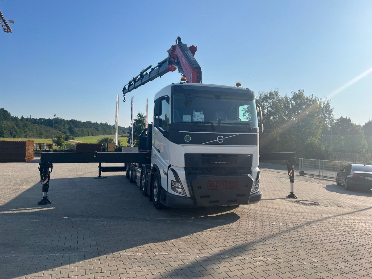 Volvo FH 500 8x2 Kran F710 RA2.26 - Darus autó: 2 kép. Volvo FH 500 8x2 Kran F710 RA2.26 - Darus autó: 2 kép.