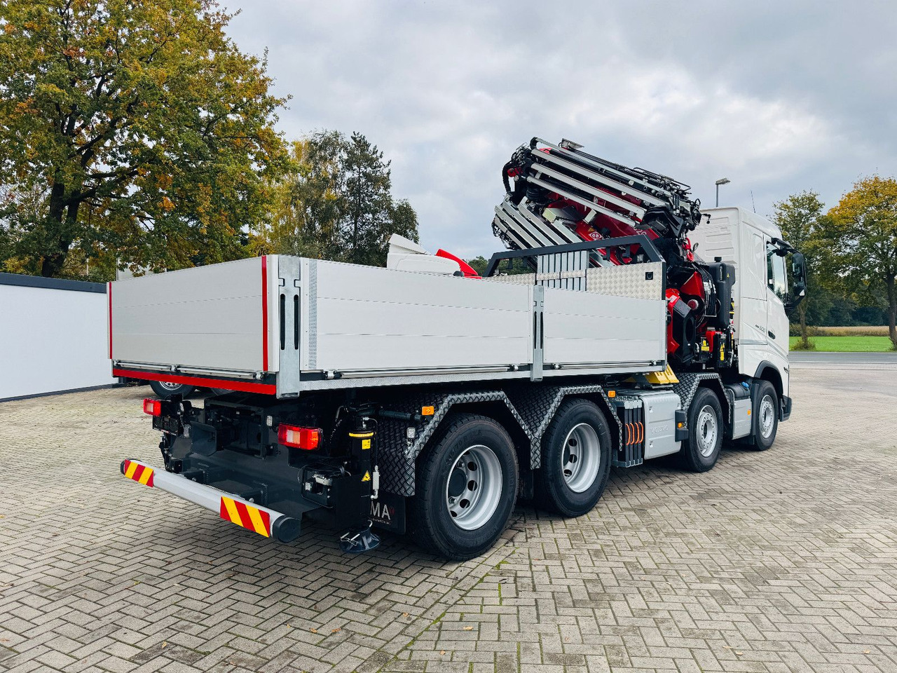 Volvo FH 500 8x4 Kran F820 RA2.27 Jib & Winde Sofort - Platós teherautó, Darus autó: 4 kép. Volvo FH 500 8x4 Kran F820 RA2.27 Jib & Winde Sofort - Platós teherautó, Darus autó: 4 kép.