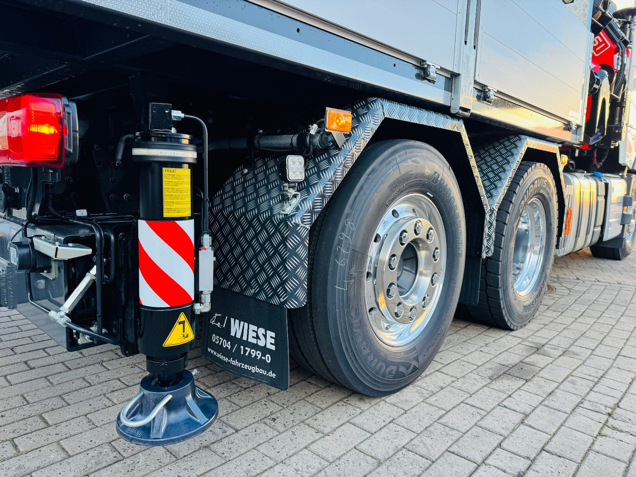Volvo FH500 6x2 mit Fassi F545 2.27 JIB Winde sofort - Platós teherautó, Darus autó: 4 kép. Volvo FH500 6x2 mit Fassi F545 2.27 JIB Winde sofort - Platós teherautó, Darus autó: 4 kép.