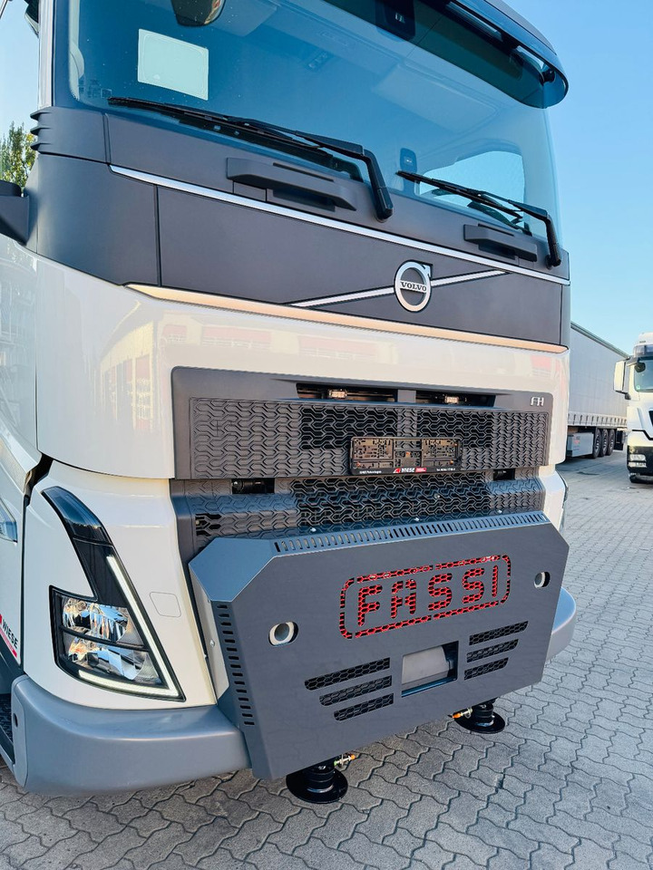 Volvo FH500 6x2 mit Fassi F545 2.27 JIB Winde sofort - Platós teherautó, Darus autó: 2 kép. Volvo FH500 6x2 mit Fassi F545 2.27 JIB Winde sofort - Platós teherautó, Darus autó: 2 kép.