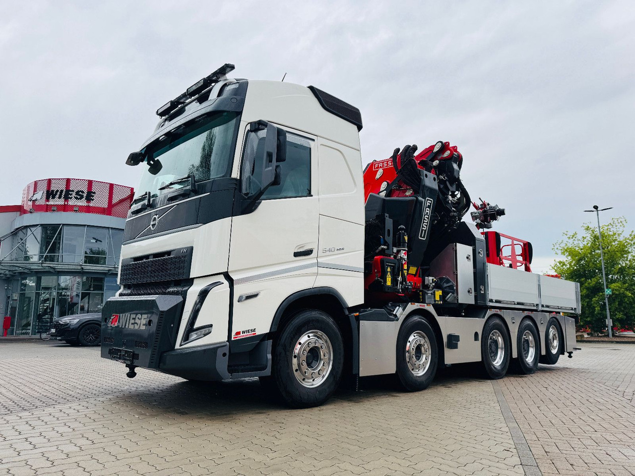 Volvo FH540 10x4 mit F1150 Ladekran, Sattelzugmaschine - Platós teherautó, Darus autó: 1 kép. Volvo FH540 10x4 mit F1150 Ladekran, Sattelzugmaschine - Platós teherautó, Darus autó: 1 kép.