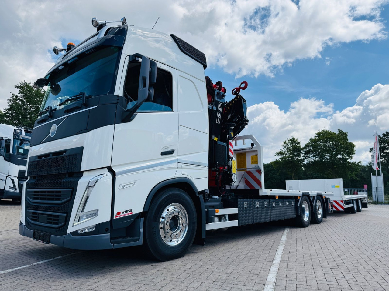 Volvo FH540 6x2 Containerpritsche mit F545RA.2.26 - Platós teherautó, Darus autó: 1 kép. Volvo FH540 6x2 Containerpritsche mit F545RA.2.26 - Platós teherautó, Darus autó: 1 kép.
