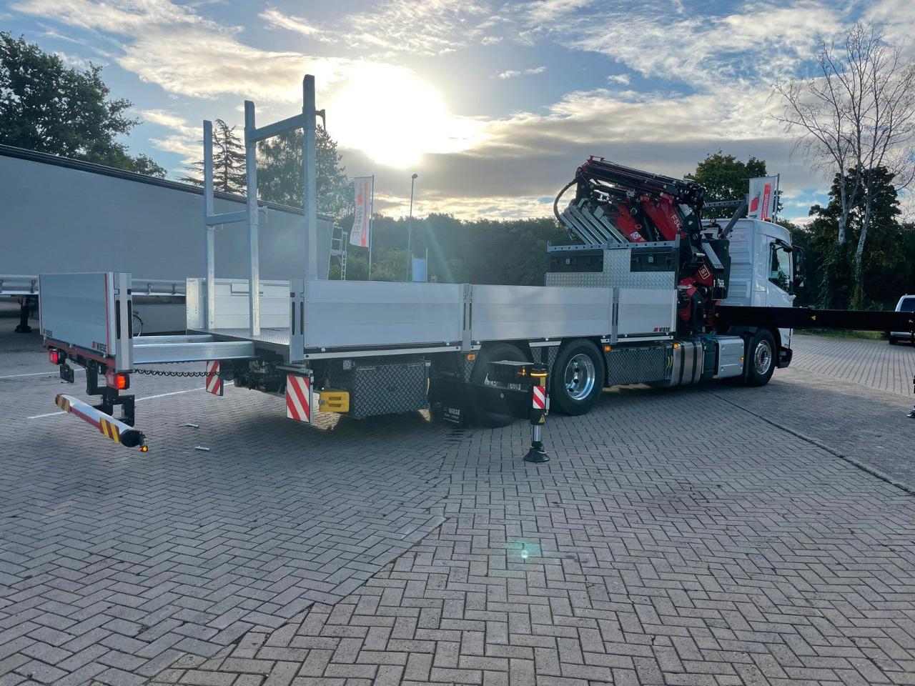 Volvo FMX 500 FASSI Ladekran F545 JIB & Winde Sofort - Platós teherautó, Darus autó: 5 kép. Volvo FMX 500 FASSI Ladekran F545 JIB & Winde Sofort - Platós teherautó, Darus autó: 5 kép.