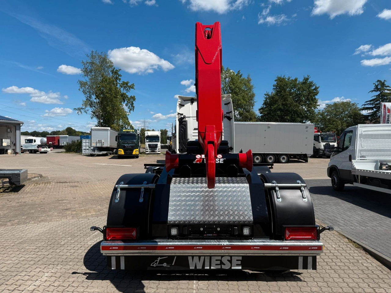 WIESE Hakenlift- WAK 2-32 SK Sofort Verfügba - Félpótkocsi billenőplatós: 4 kép. WIESE Hakenlift- WAK 2-32 SK Sofort Verfügba - Félpótkocsi billenőplatós: 4 kép.