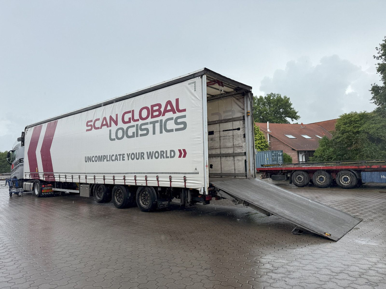 Félpótkocsi mélybölcsős Wiese Mega Schiebeplane mit Dhollandia Rampe 9t: 6 kép.