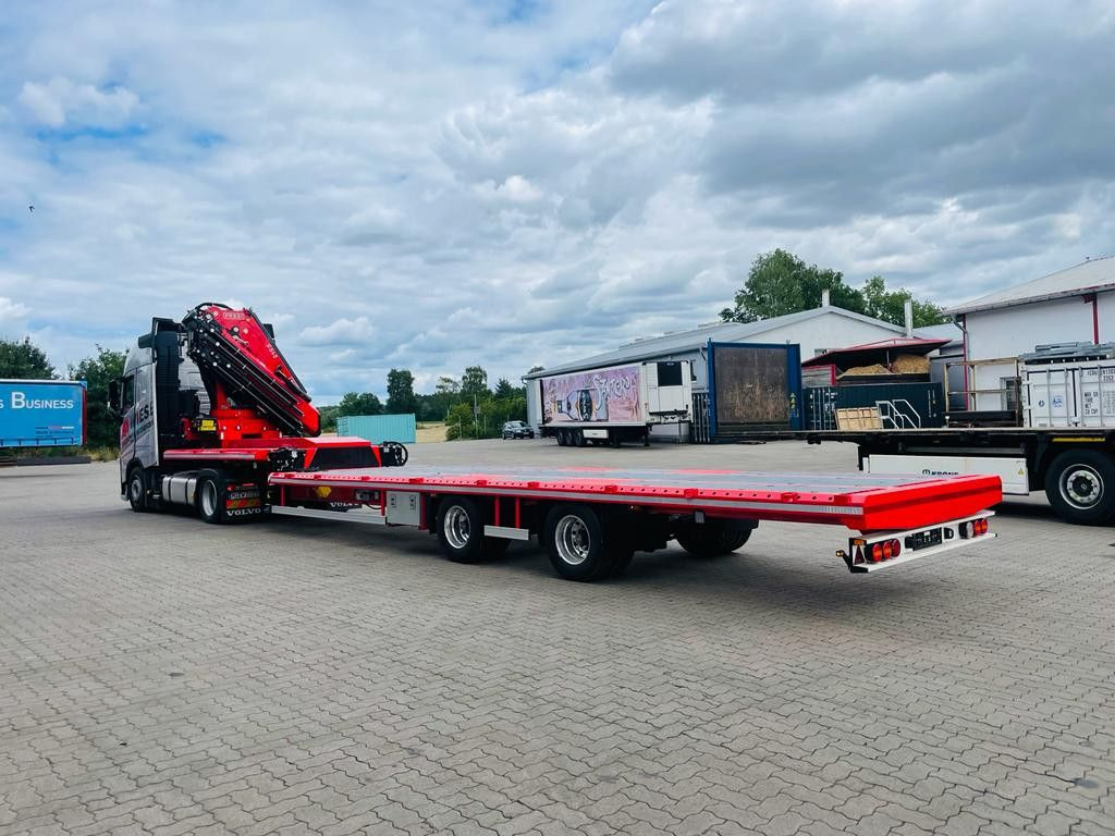 Wiese Stufensattel Tieflader mit Kran Fassi F545 - Platós félpótkocsi: 4 kép. Wiese Stufensattel Tieflader mit Kran Fassi F545 - Platós félpótkocsi: 4 kép.
