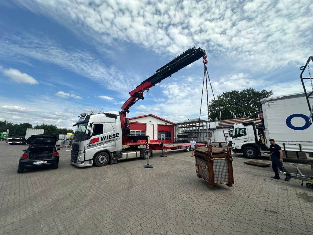 Wiese Stufensattel Tieflader mit Kran Fassi F545 Wiese Stufensattel Tieflader mit Kran Fassi F545 - Félpótkocsi mélybölcsős: 5 kép. Wiese Stufensattel Tieflader mit Kran Fassi F545 Wiese Stufensattel Tieflader mit Kran Fassi F545 - Félpótkocsi mélybölcsős: 5 kép.
