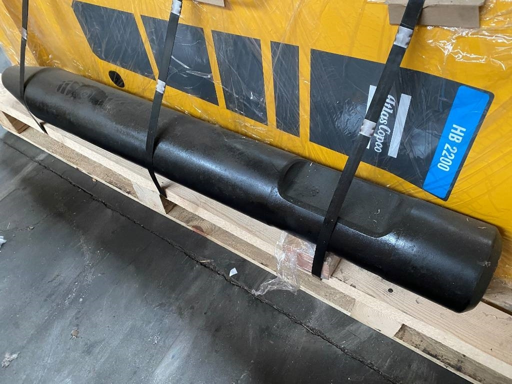 Atlas Copco HB 2200 TOOL/ Chisel/ Meissel - Hidraulikus törőfej - Építőipari gépek: 1 kép. Atlas Copco HB 2200 TOOL/ Chisel/ Meissel - Hidraulikus törőfej - Építőipari gépek: 1 kép.