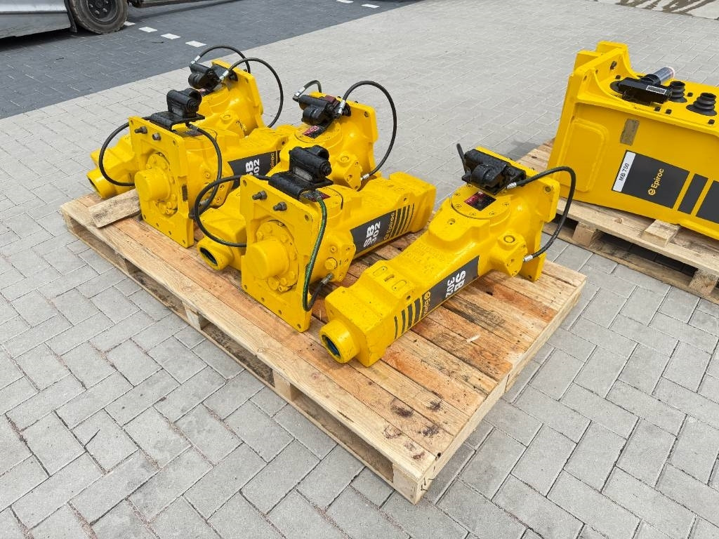 Epiroc Atlas copco SB302 - Hidraulikus törőfej - Építőipari gépek: 3 kép. Epiroc Atlas copco SB302 - Hidraulikus törőfej - Építőipari gépek: 3 kép.