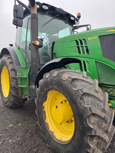 JOHN DEERE 6210R - Traktor: 1 kép. JOHN DEERE 6210R - Traktor: 1 kép.