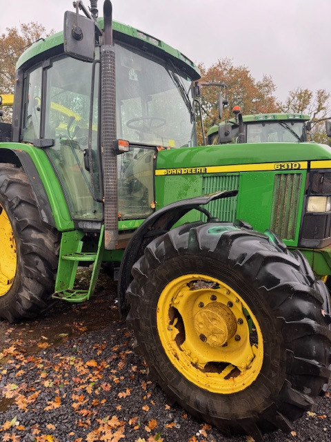 JOHN DEERE 6310 - Traktor: 2 kép. JOHN DEERE 6310 - Traktor: 2 kép.