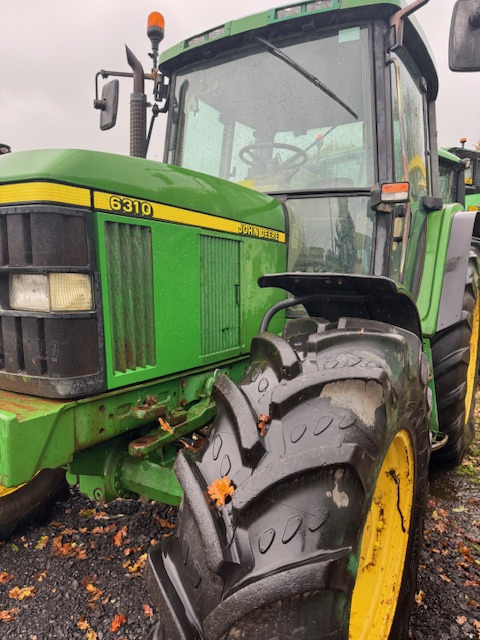 JOHN DEERE 6310 - Traktor: 1 kép. JOHN DEERE 6310 - Traktor: 1 kép.