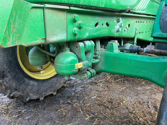 JOHN DEERE 6630 Premium - Traktor: 4 kép. JOHN DEERE 6630 Premium - Traktor: 4 kép.