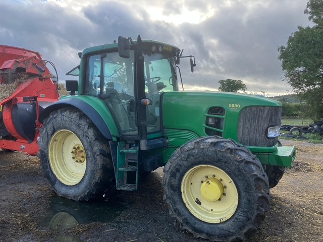 JOHN DEERE 6630 Premium - Traktor: 1 kép. JOHN DEERE 6630 Premium - Traktor: 1 kép.