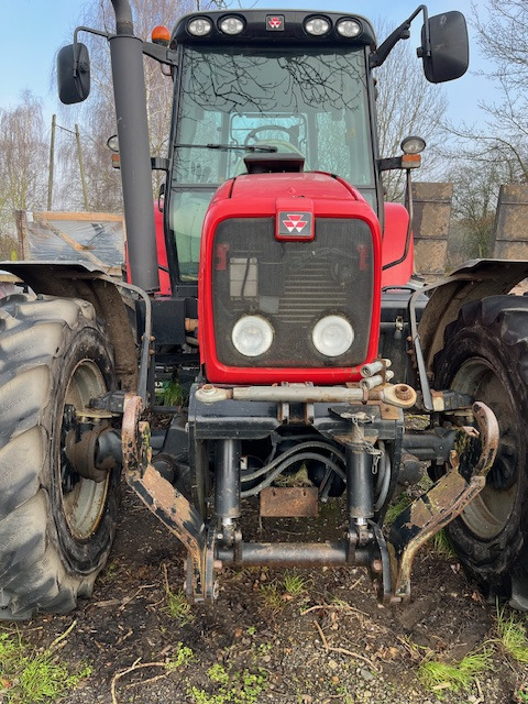 MASSEY FERGUSON 6480 DYNASHIFT - Traktor: 3 kép. MASSEY FERGUSON 6480 DYNASHIFT - Traktor: 3 kép.