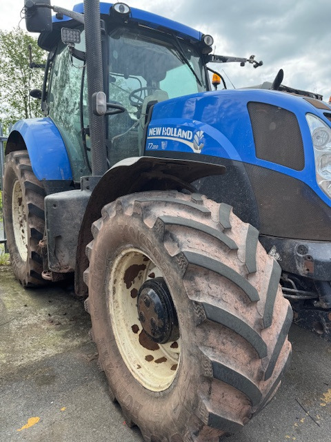 New Holland T7.200 - Traktor: 1 kép. New Holland T7.200 - Traktor: 1 kép.